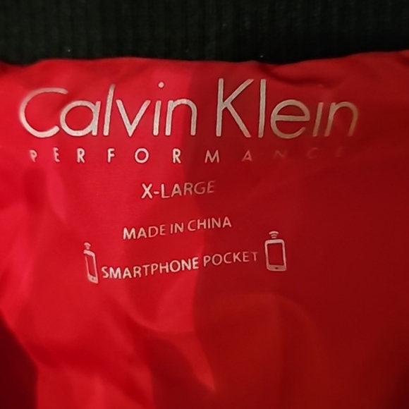 - VERY BEAUTIFUL Calvin Klein Vest red and blue one. - Picture 4 of 5
